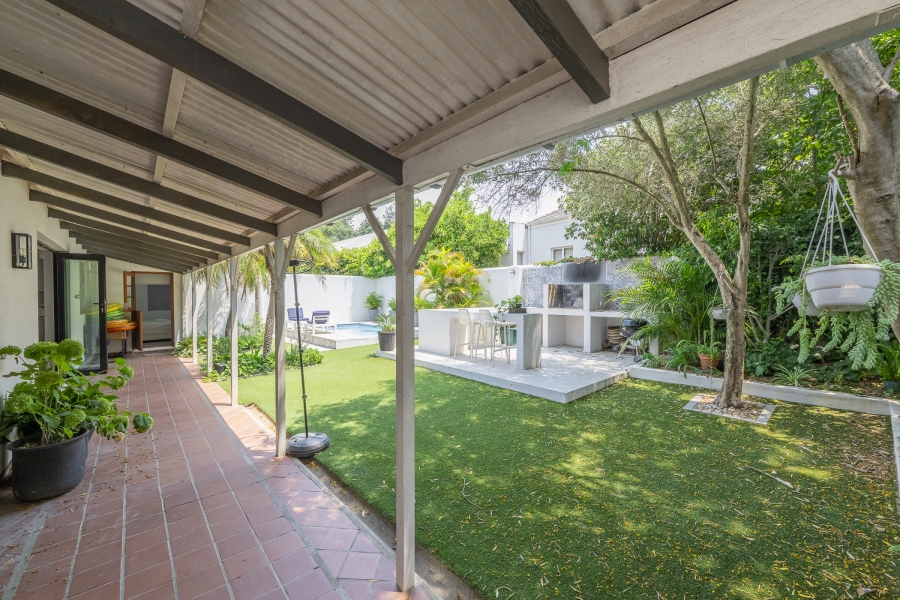 4 Bedroom Property for Sale in Hoog En Droog Western Cape